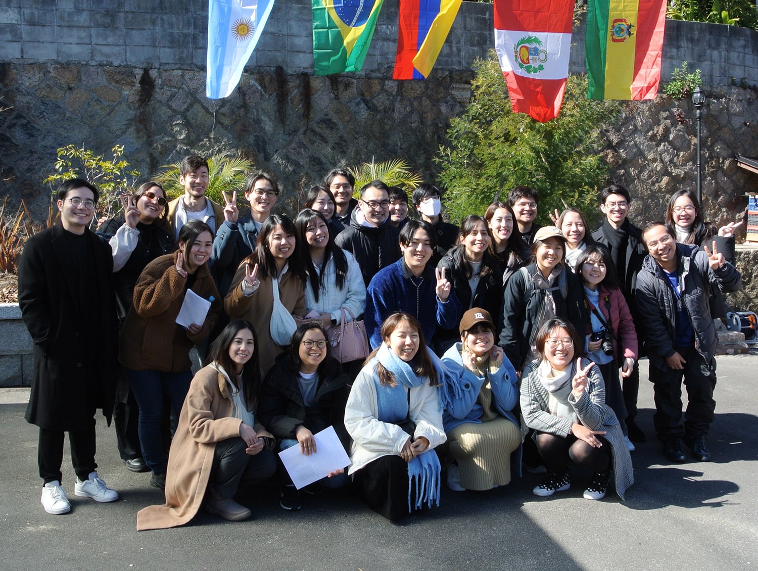 研修会の記念撮影　資料館別館にて